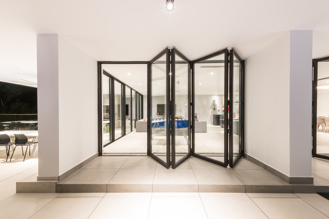 What Is The Alternative to Bifold Doors?